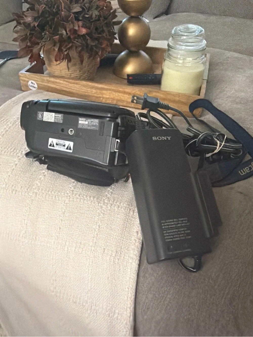 Sony Handycam CCD-TRV72 NTSC Video Hi8 Camcorder / Tested / + Accessories